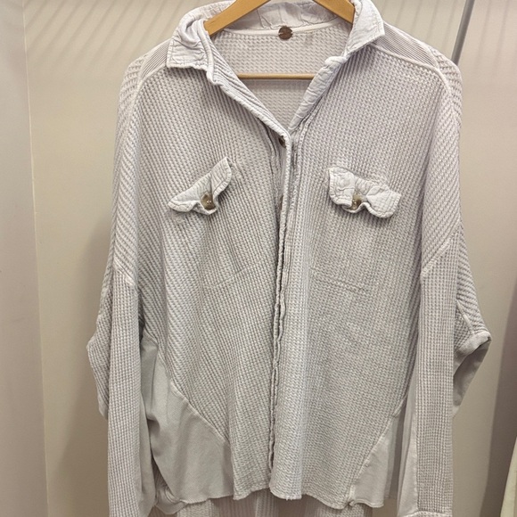 FREE PEOPLE WAFFLE KNIT BUTTON-DOWN- size XS - Picture 2 of 4